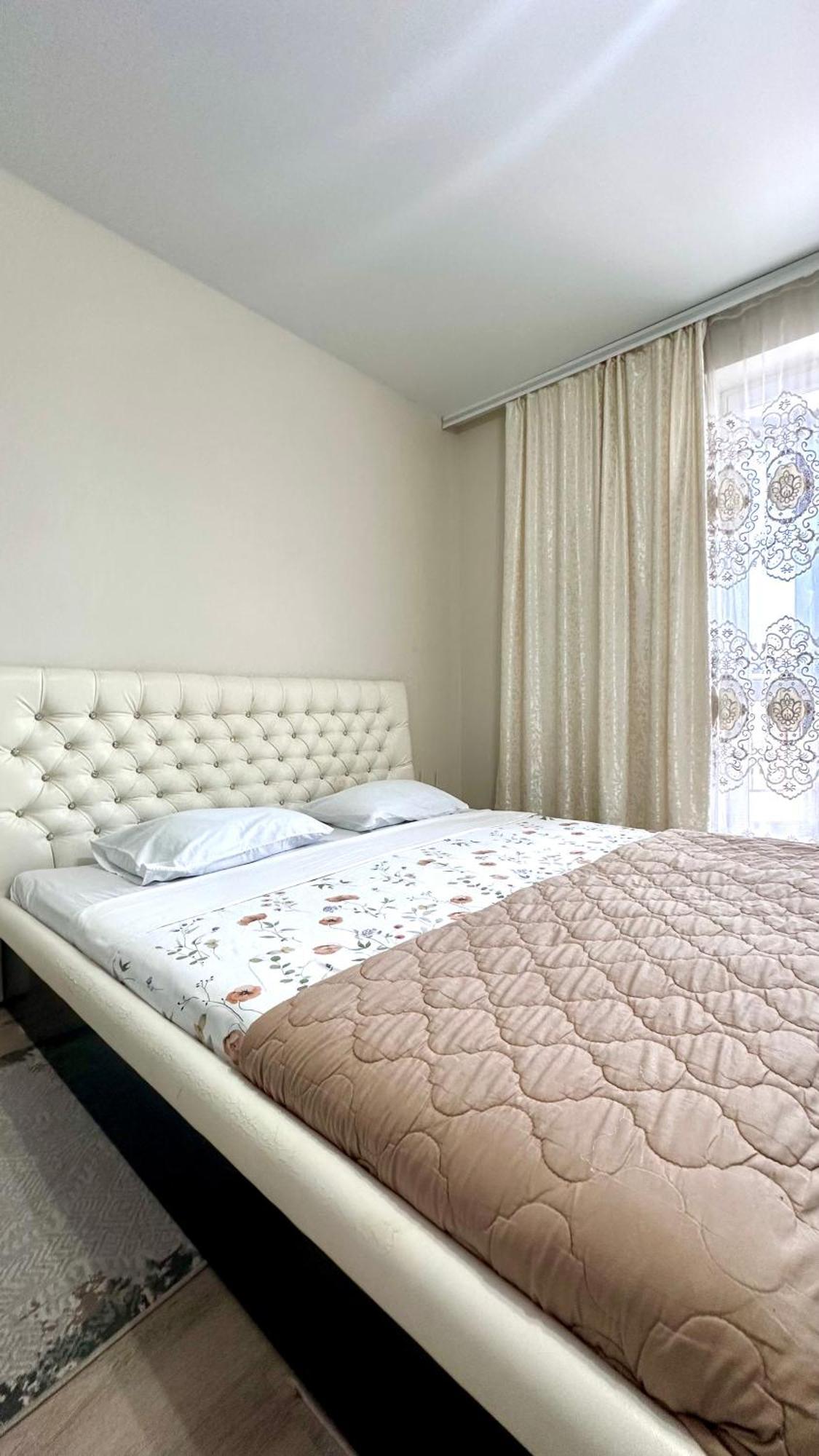 1 Комнатная Драмтеатр 1Bedroom Apartment Ust-Kamenogorsk ภายนอก รูปภาพ